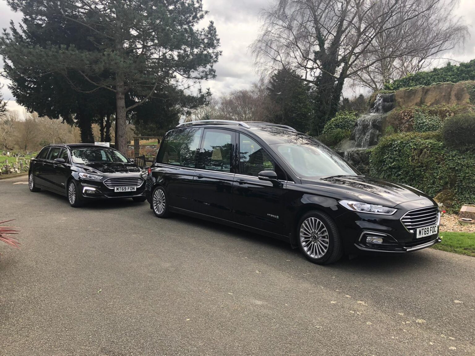 aylesbury funeral home car 1536x1152